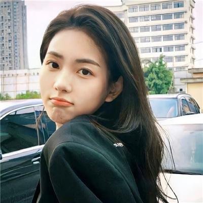 蜜蜂少女队2 封面